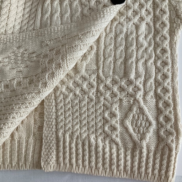 Aran Crafts Women’s Short Cardigan Irish Merino Wool Oversized Size XS - Picture 6 of 16